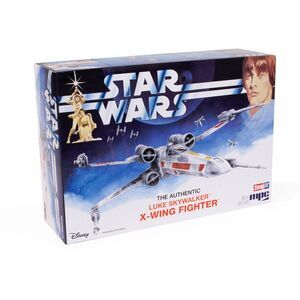 Star Wars: A New Hope XWing Fighter (Snap) MPC Model Kit  COLLECTIBLES